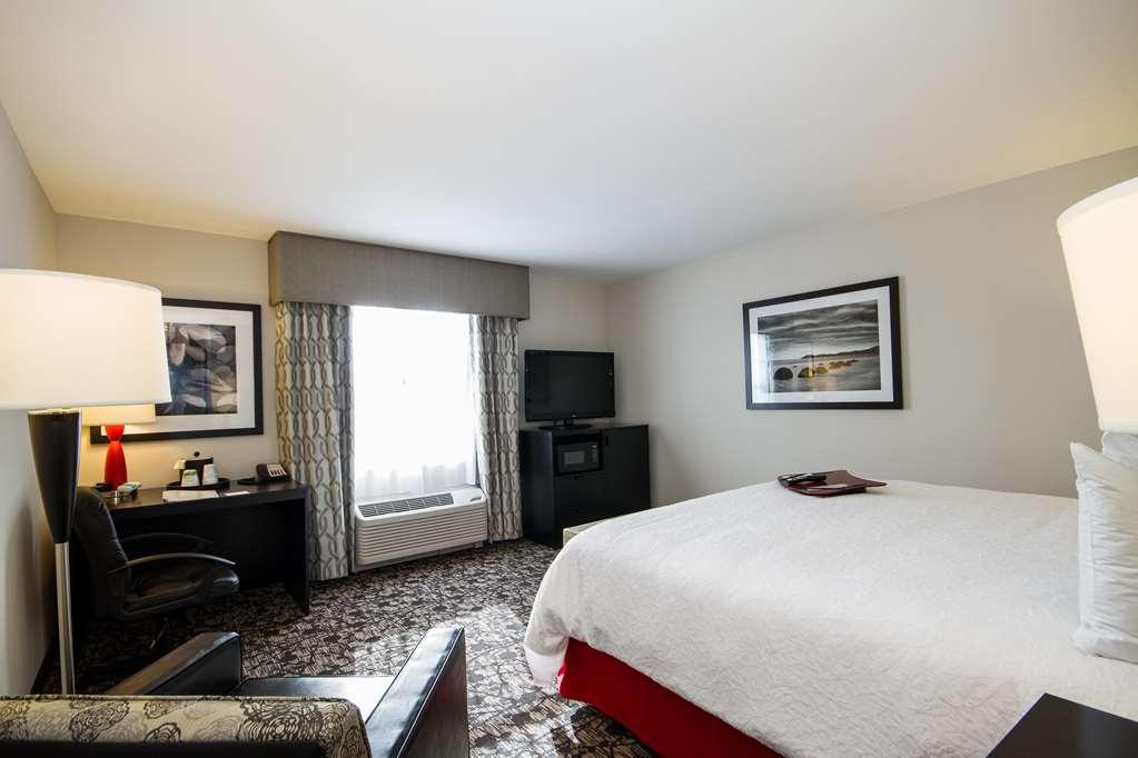 Hampton Inn And Suites Roanoke Airport/Valley View Mall Room photo