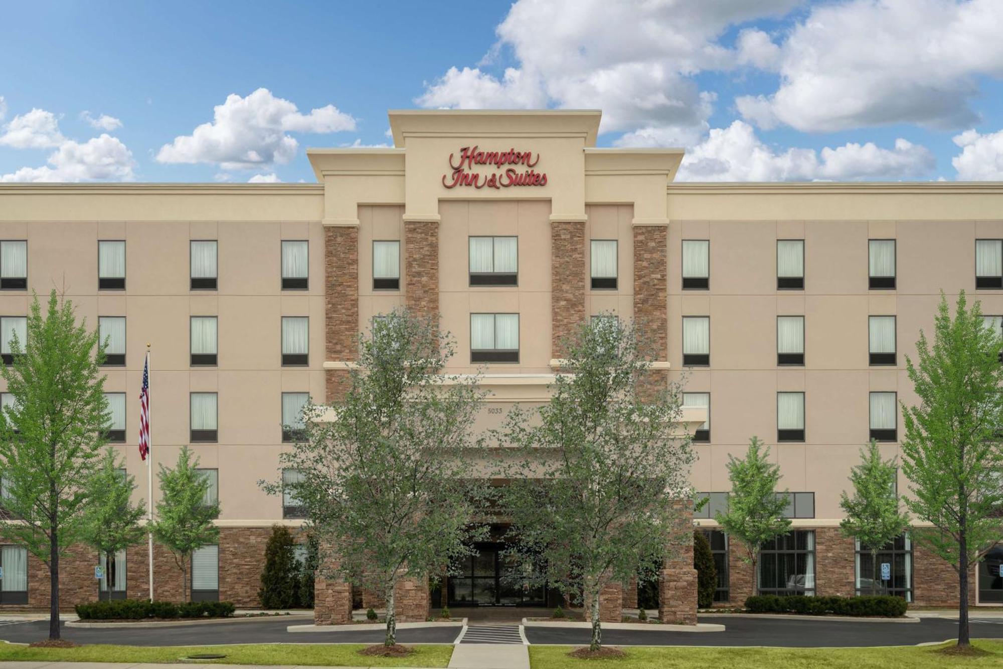Hampton Inn And Suites Roanoke Airport/Valley View Mall Exterior photo