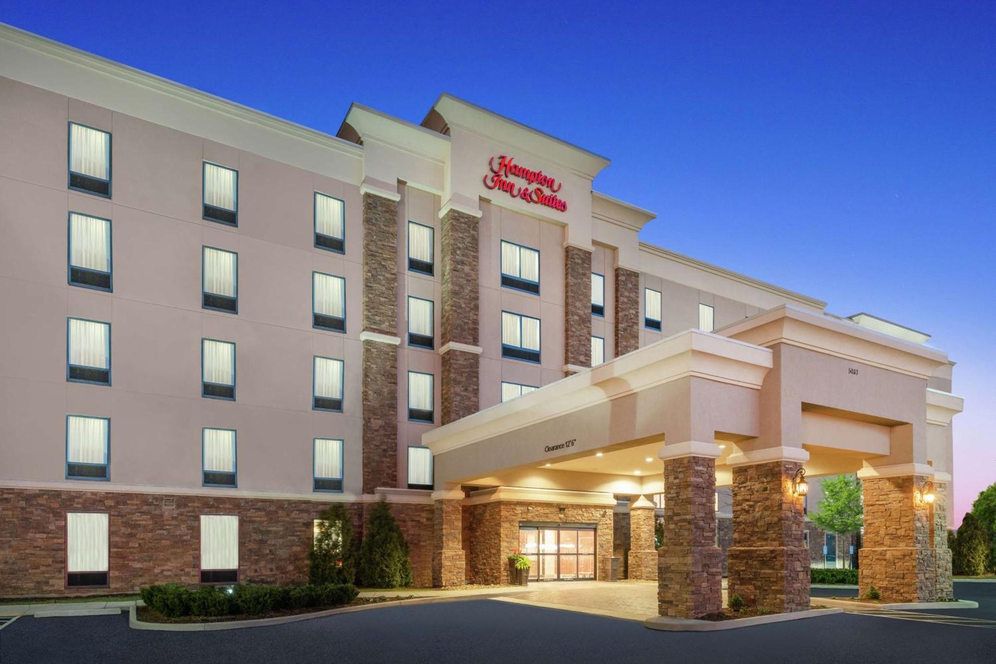 Hampton Inn And Suites Roanoke Airport/Valley View Mall Exterior photo